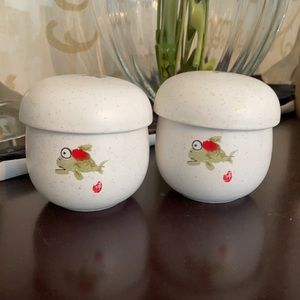 Li Comm Korean set of two tea cups NIB